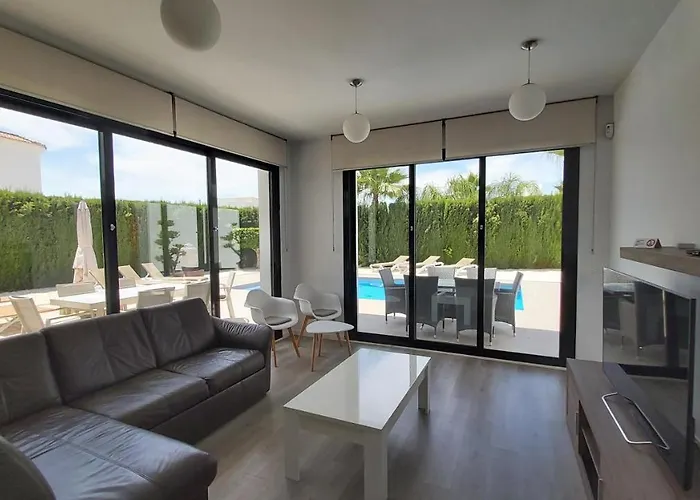 Villa La Marina Villa *